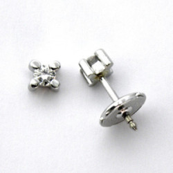 Pendientes oro blanco con brillante cuatro grapas 0,38cts